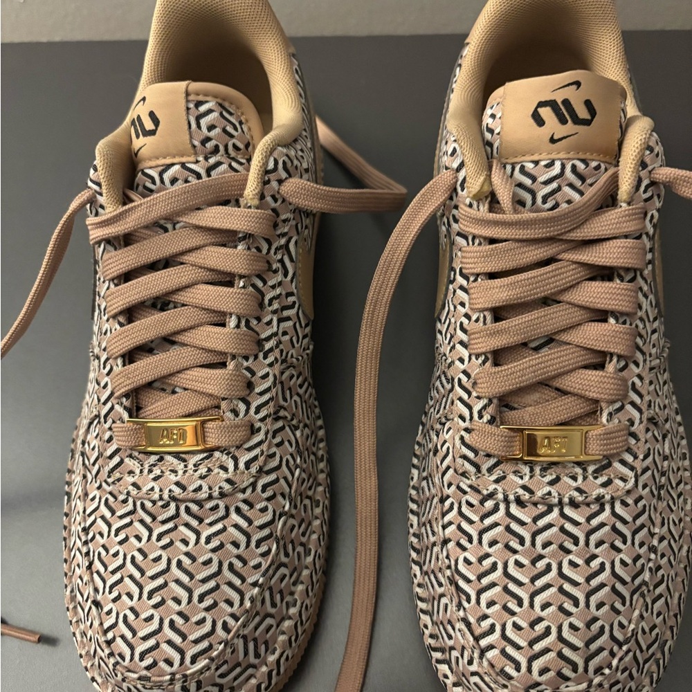Nike Beige and Black size 6 sneakers